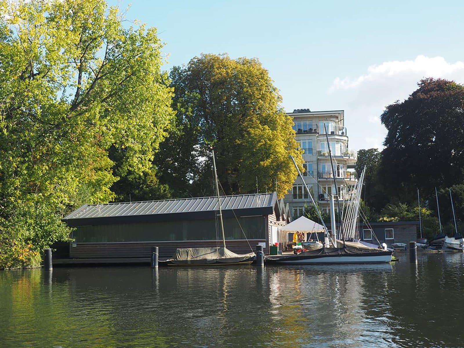Bootshaus der Universität