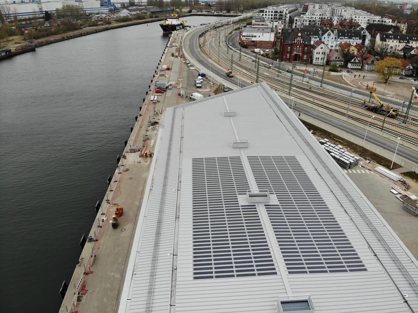 Hafen Rostock: Hafenlogistik · Dach